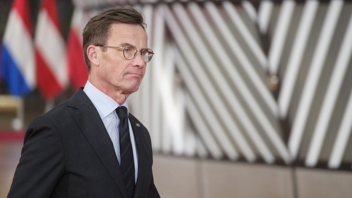 BRUSSELS, BELGIUM - OCTOBER 23: Swedish Prime Minister Ulf Hjalmar Ed Kristersson talks to media prior the start of an EU Summit, in the Europa building the EU Council headquarter on October 23, 2025, in Brussels, Belgium. This Autumn EU summit approved a new sanctions package on Russia and a plan to channel frozen Russian assets into a two year "reparations loan" for Ukraine, while President Zelenskyy attended to push for a ceasefire and reinforce EU support for Kyiv. (Photo by Thierry Monasse/Getty Images)