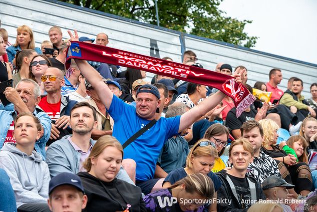 Mecze w Daugavpils ogląda niezmiennie wielu fanów