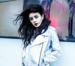 Charli XCX wśród Angry Birds