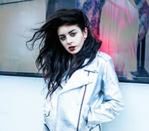 Charli XCX wśród Angry Birds