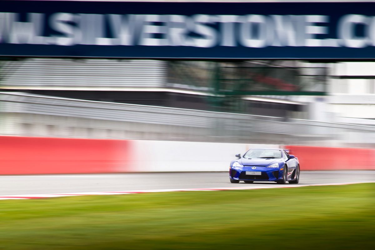 Lexus LFA w Silverstone - konkurs Facebook