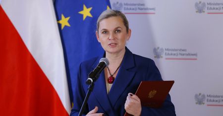 Nauczyciele będą zadawać prace domowe? Minister zapowiada działania