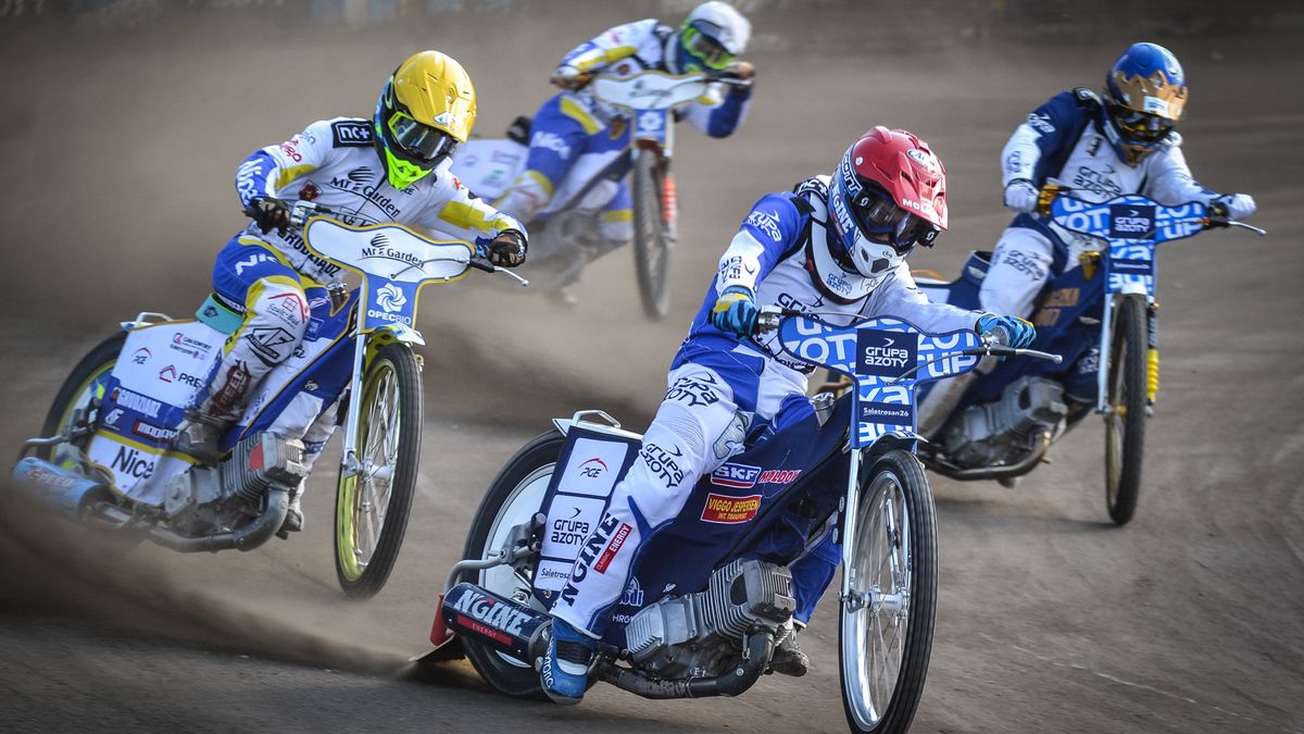 Nicki Pedersen na prowadzeniu