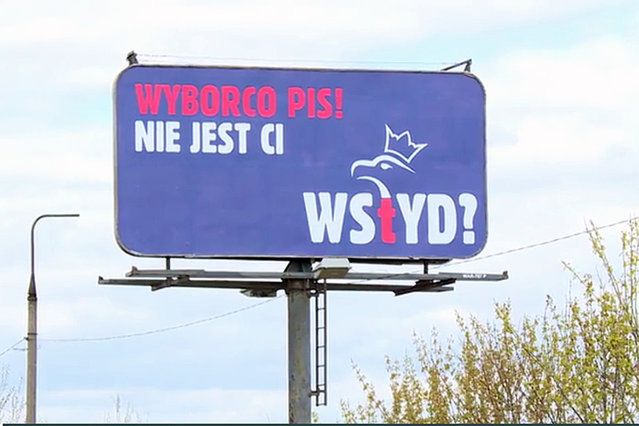 "Wyborco PiS, nie jest ci wstyd?" Kto postawił billboardy?