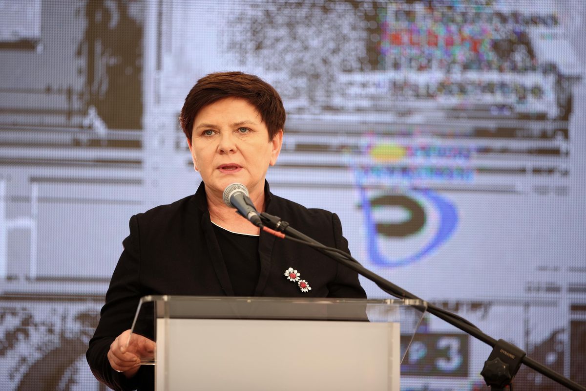 Beata Szydło broni programu 500+. "Bez względu na wszystko powinien pozostać" 