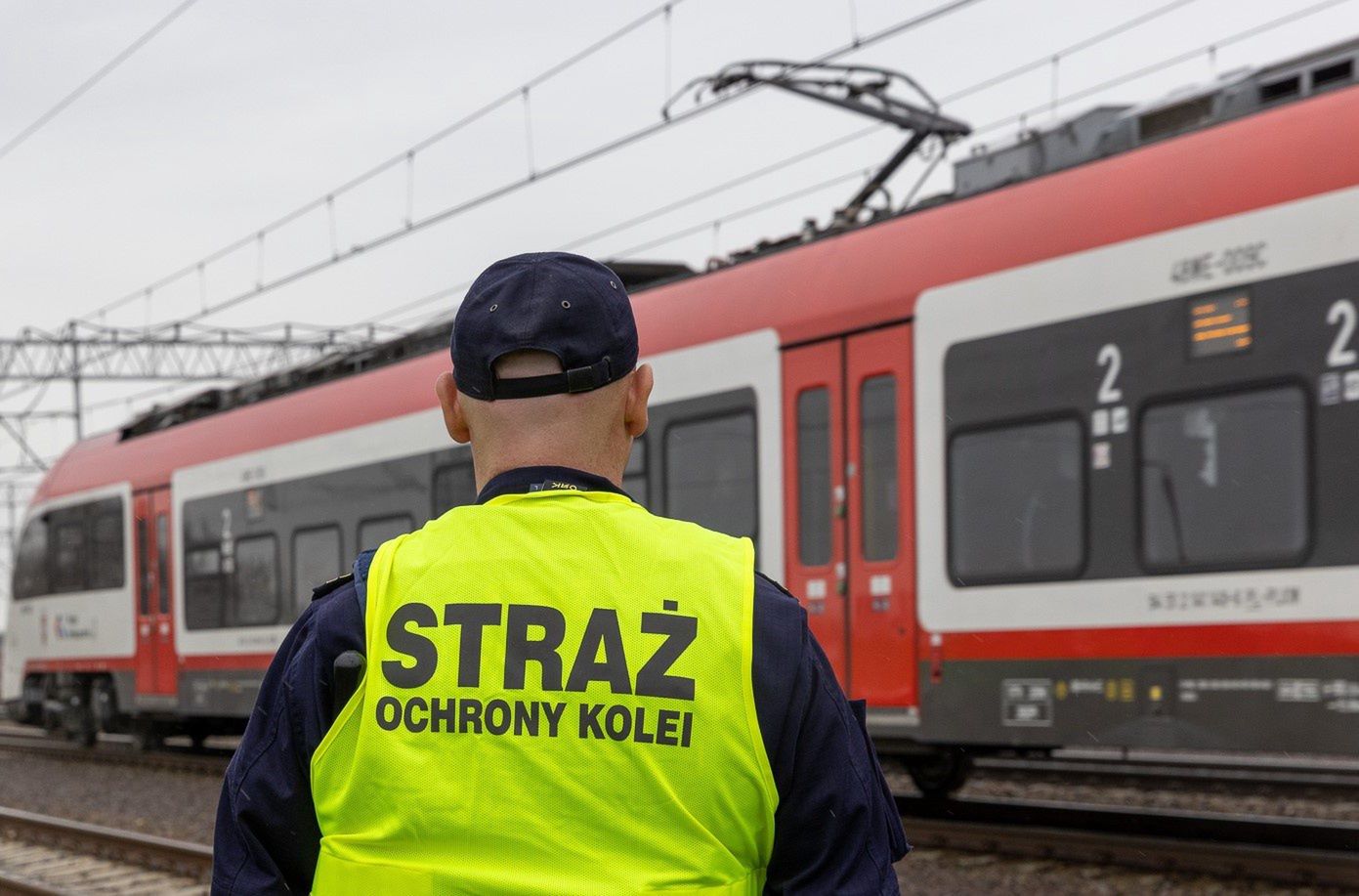 Nastolatkowie przyczepili się do pociągu w Kiekrzu
