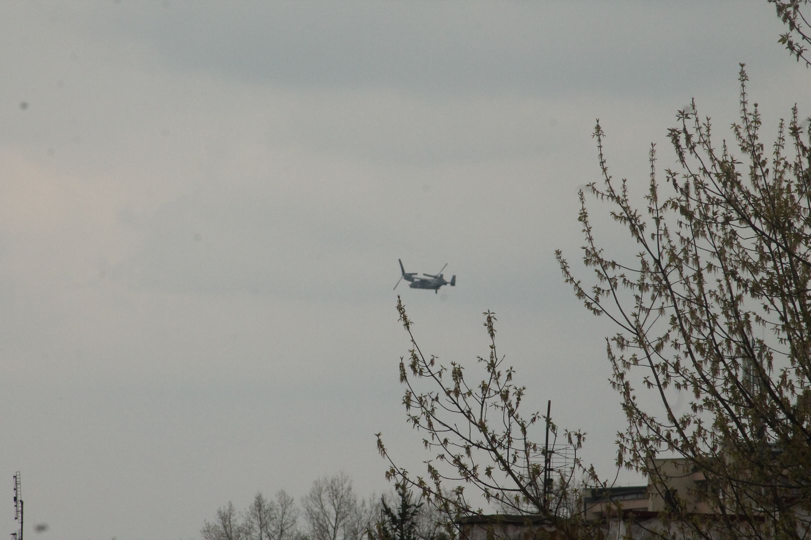 Dwie maszyny Bell-Boeing V-22 Osprey pojawiły się nad Warszawą