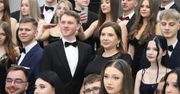 Radomsko: Studniówka 2026 ZSP 1 (mechanik). Pamiątkowe zdjęcia klasowe i indywidualne... na ściance