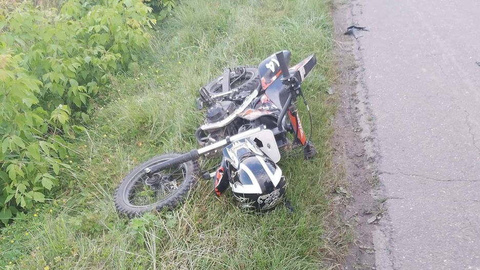 Teodorów w Łódzkiem. 9-latek na motocyklu zderzył się z samochodem