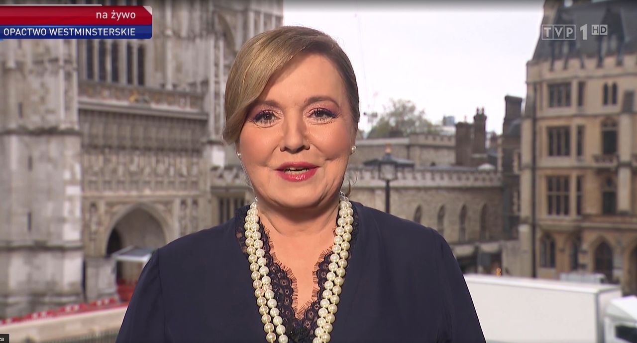 Danuta Holecka wystroiła się na koronację. "Goście byli skromniej ubrani niż ona"