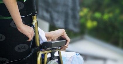 Zaniedbywałeś swoje dzieci, nie będą musiały płacić za twój pobyt w domu opieki. Takiej zmiany chce rzecznik praw dziecka