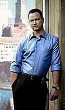 Gary Sinise jako detektyw Mac Taylor