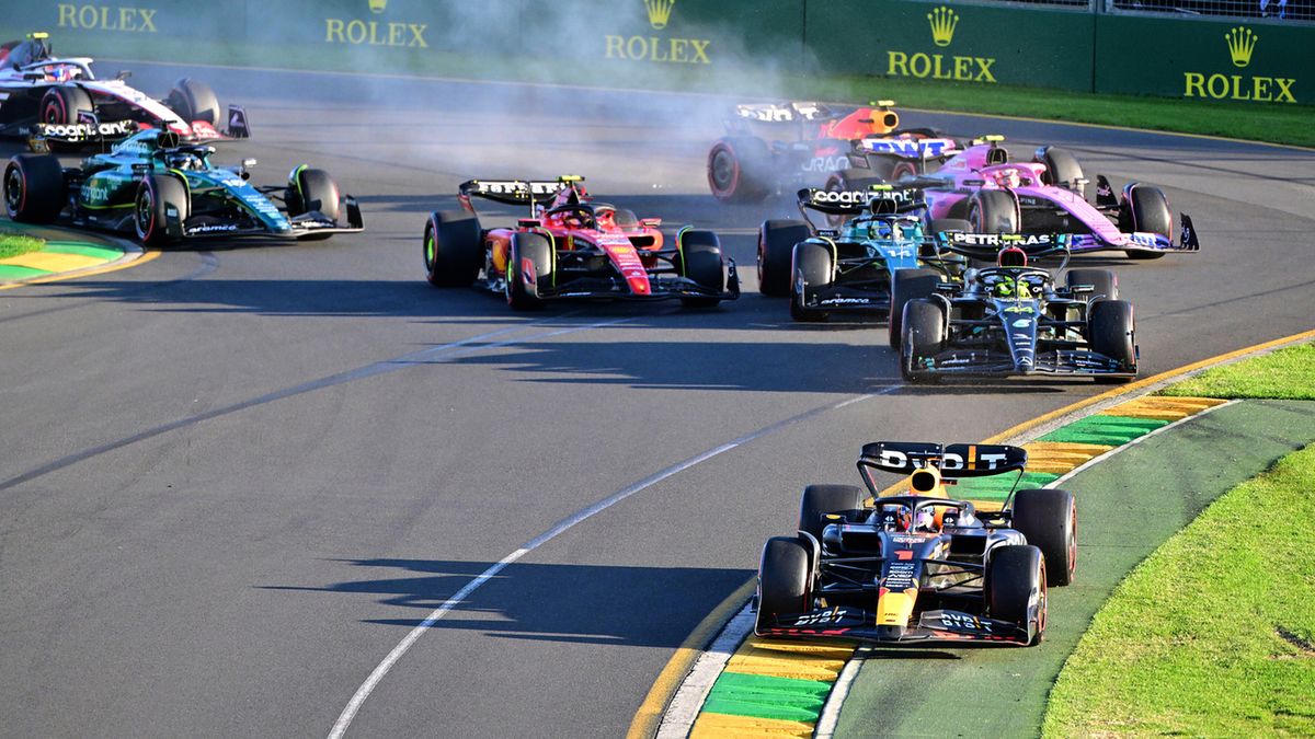 Zdjęcie okładkowe artykułu: Materiały prasowe / Red Bull / Na zdjęciu: restart wyścigu F1 o GP Australii