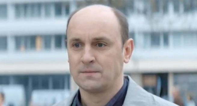 Adam Woronowicz z garbusem reklamuje pożyczkę w ING Banku Śląskim (wideo)