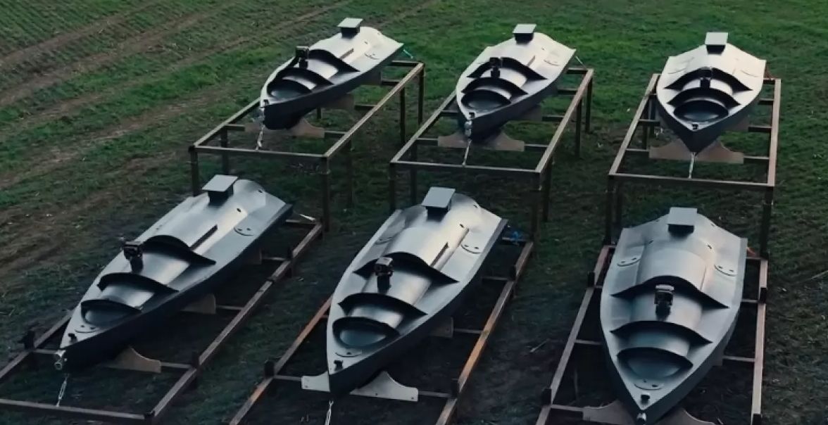 Zdjęcie z produkcji ukraińskich dronów nawodnych.