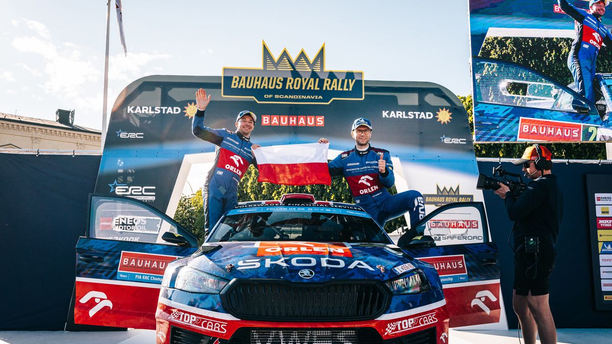 Materiały prasowe / Na zdjęciu: Mikołaj Marczyk (po prawej) i Szymon Gospodarczyk