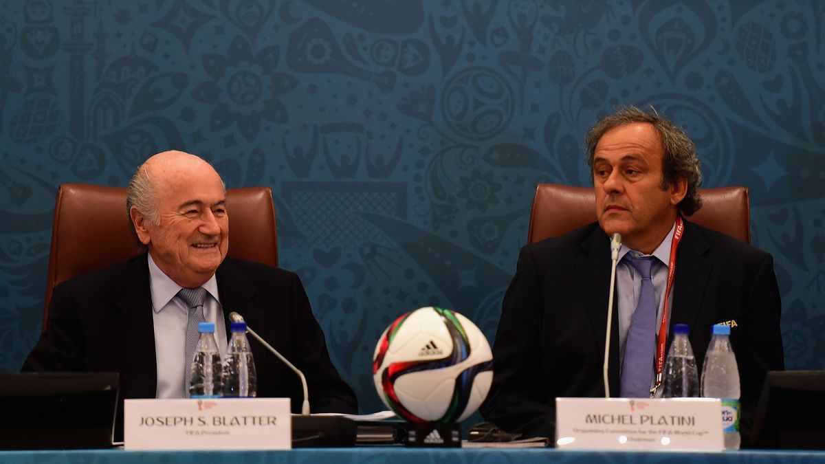 Getty Images / Shaun Botterill / Na zdjęciu: Sepp Blatter i Michel Platini.