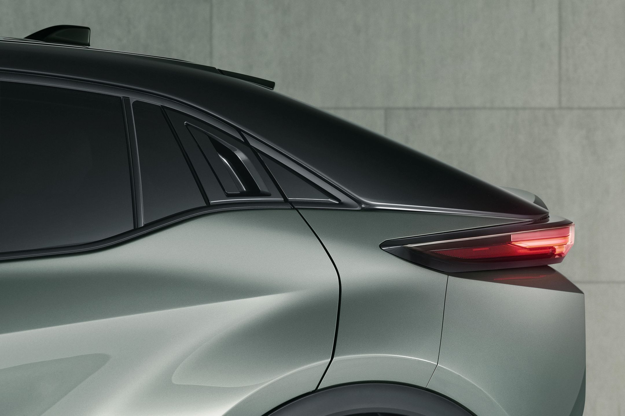 Toyota C-HR+