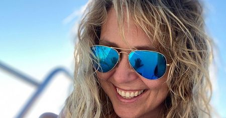 Wachowicz poleciała na urlop. Pozuje w bikini i narzutce