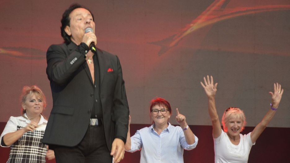 Francesco Napoli to bardzo popularny włoski artysta. W Toruniu zaśpiewa swoje największe przeboje: &#34;Balla Balla&#34;, &#34;Lady Fantasy&#34;, &#34;Quando Quando&#34;, &#34;Arrivederci Amore&#34; i &#34;Buona Sera&#34;