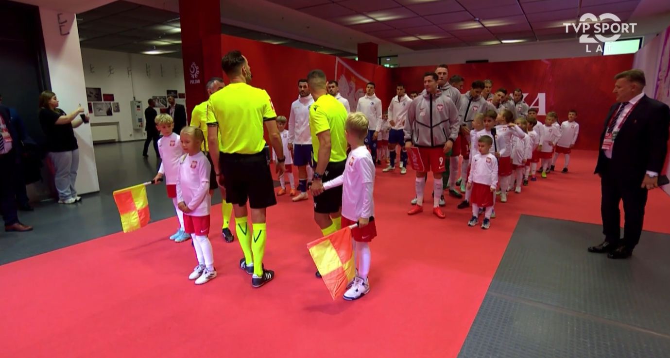 Cezary Kulesza "podmienia" towarzyszące Lewandowskiemu dziecko