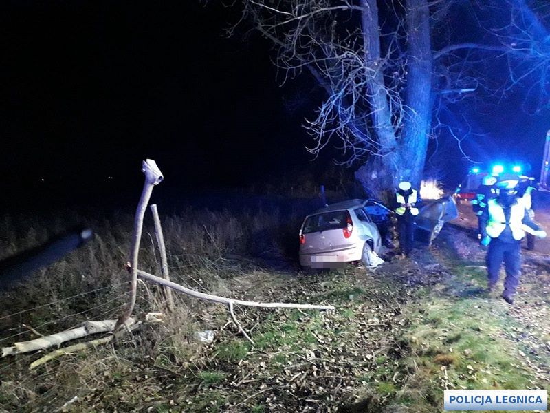 Legnica. Śmiertelny wypadek. Zginął kierowca samochodu