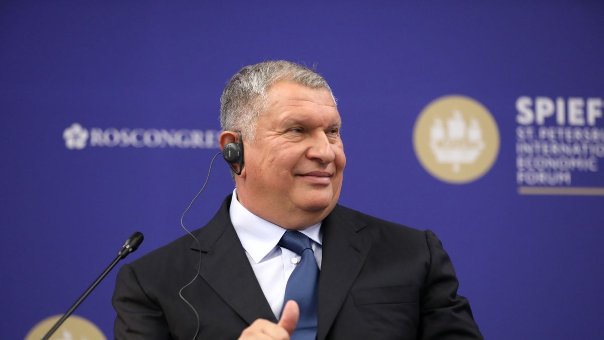 Igor Sieczin jest dyrektorem generalnym Rosnieftu
