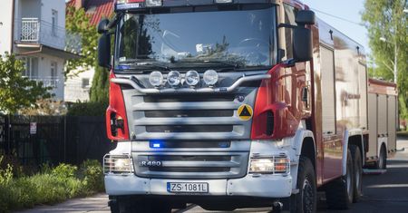 Niefortunny upadek. 10-latek wpadł pod autobus