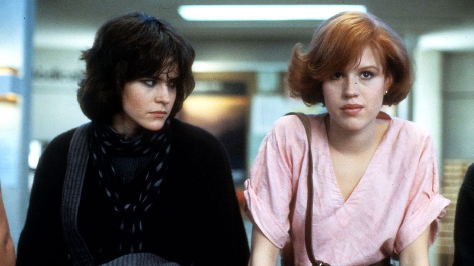 Molly Ringwald (z prawej) i Ally Sheedy w filmie "Klub winowajców"