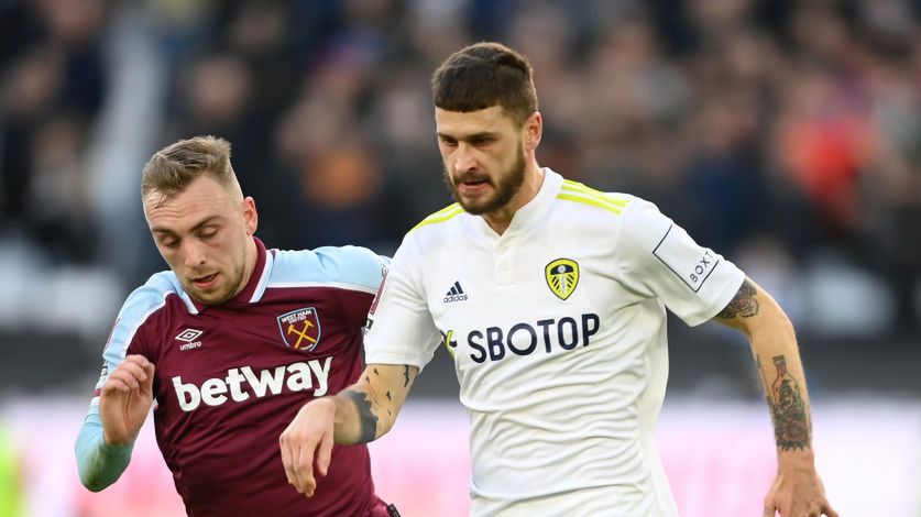 Getty Images / Mike Hewitt / Na zdjęciu: Jarrod Bowen (z lewej) i Mateusz Klich (z prawej)