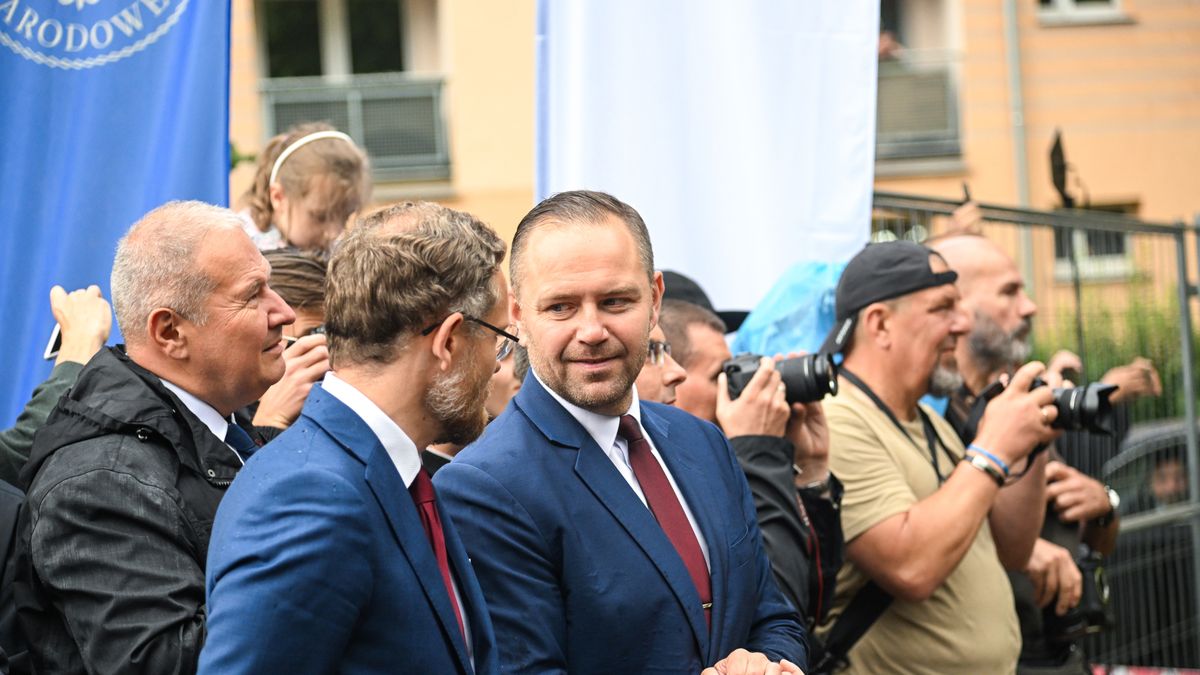 Karol Nawrocki, Zbigniew Bogucki
Marcin Bielecki
briefing, demonta�, konferencja, obiekt propagandowy, prasowa