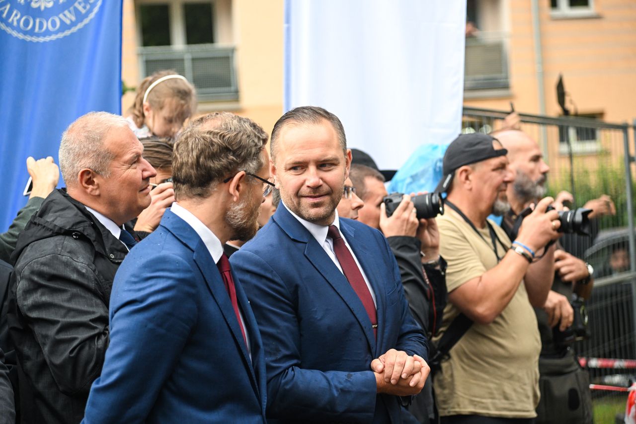 Pierwsza ustawa na biurku Nawrockiego. "To zasadzka na prezydenta"