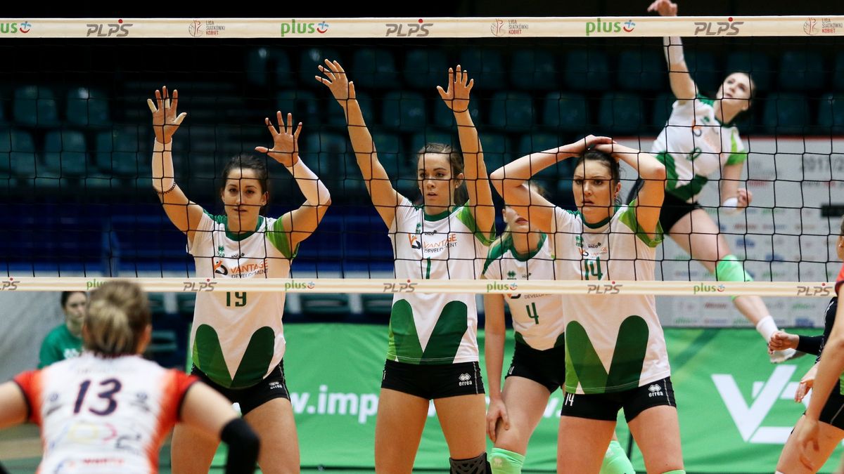 WP SportoweFakty / Justyna Serafin / Na zdjęciu: siatkarki Impela Wrocław 