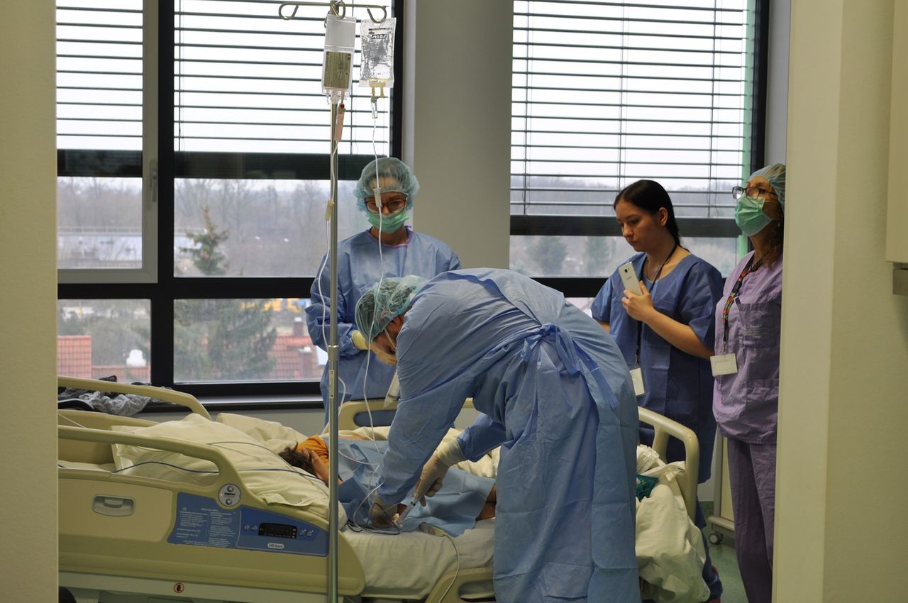 Kolejna fala zakażeń koronawirusem. Niepokojące doniesienia GIS