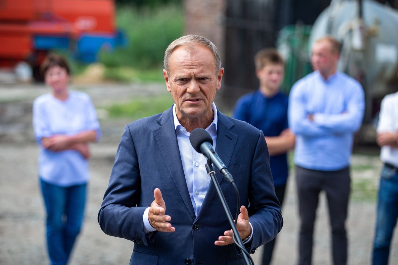 Tusk odpowiedział na pytanie TVP Info. "Teza nieadekwatna do rzeczywistości"