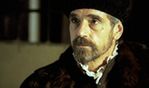 Jeremy Irons leczy uzależnionych od seksu