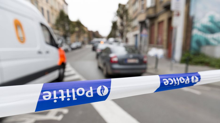 Aftermath of Paris attacks - minute of silence in MoolenbeekThierry MonassePolitie, Absperrung, Polizei, Flatterband