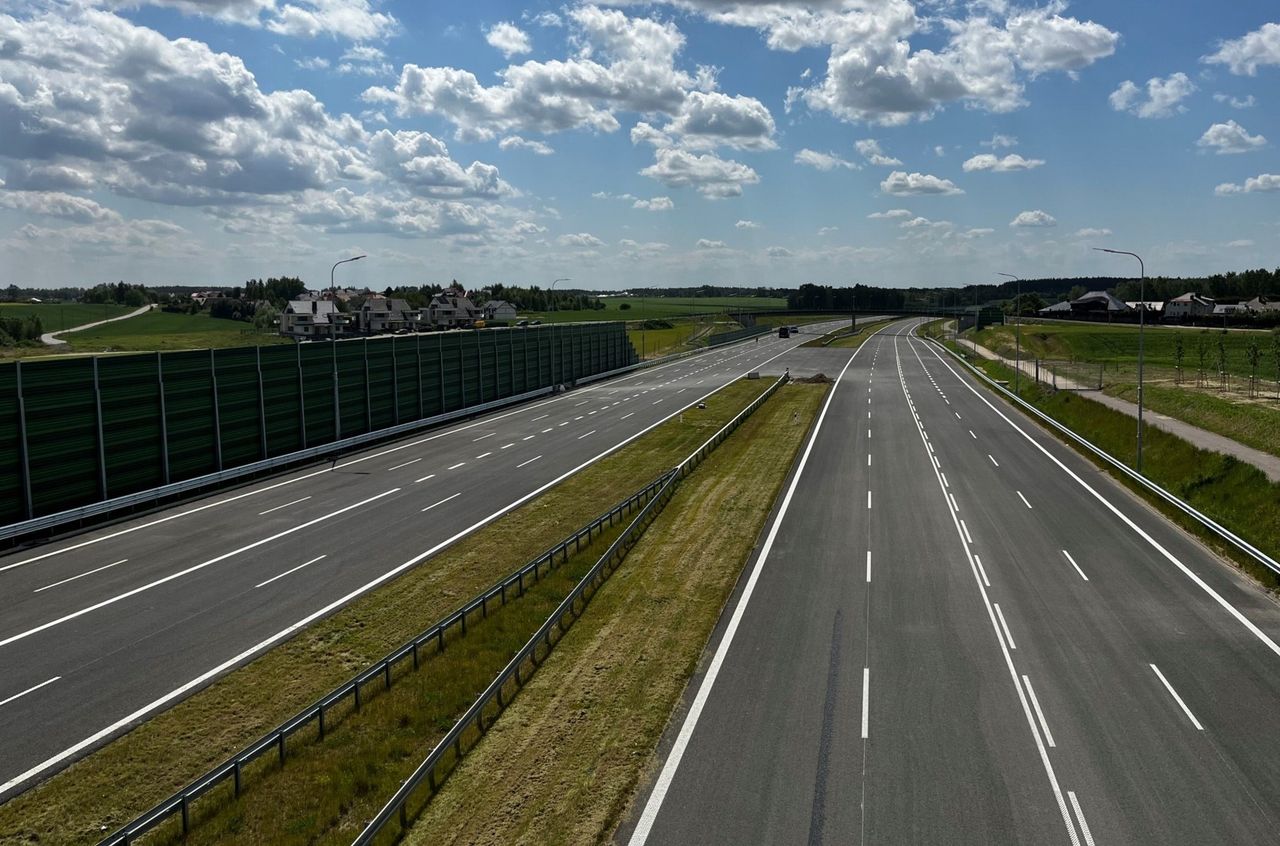 Nowa ważna droga. Wiemy, kiedy pojedziemy całą trasą liczącą 100 km