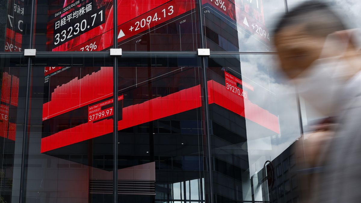 A screen displays the Nikkei 225 Stock Average inside the Kabuto One building in Tokyo, Japan, on Tuesday, April 8, 2025. Shares in Asia rebounded after posting a historic loss, as Japan led gains on expectations that it will get priority in US trade talks. Treasuries gained after Monday's sharp selloff. Photographer: Kiyoshi Ota/Bloomberg via Getty Images