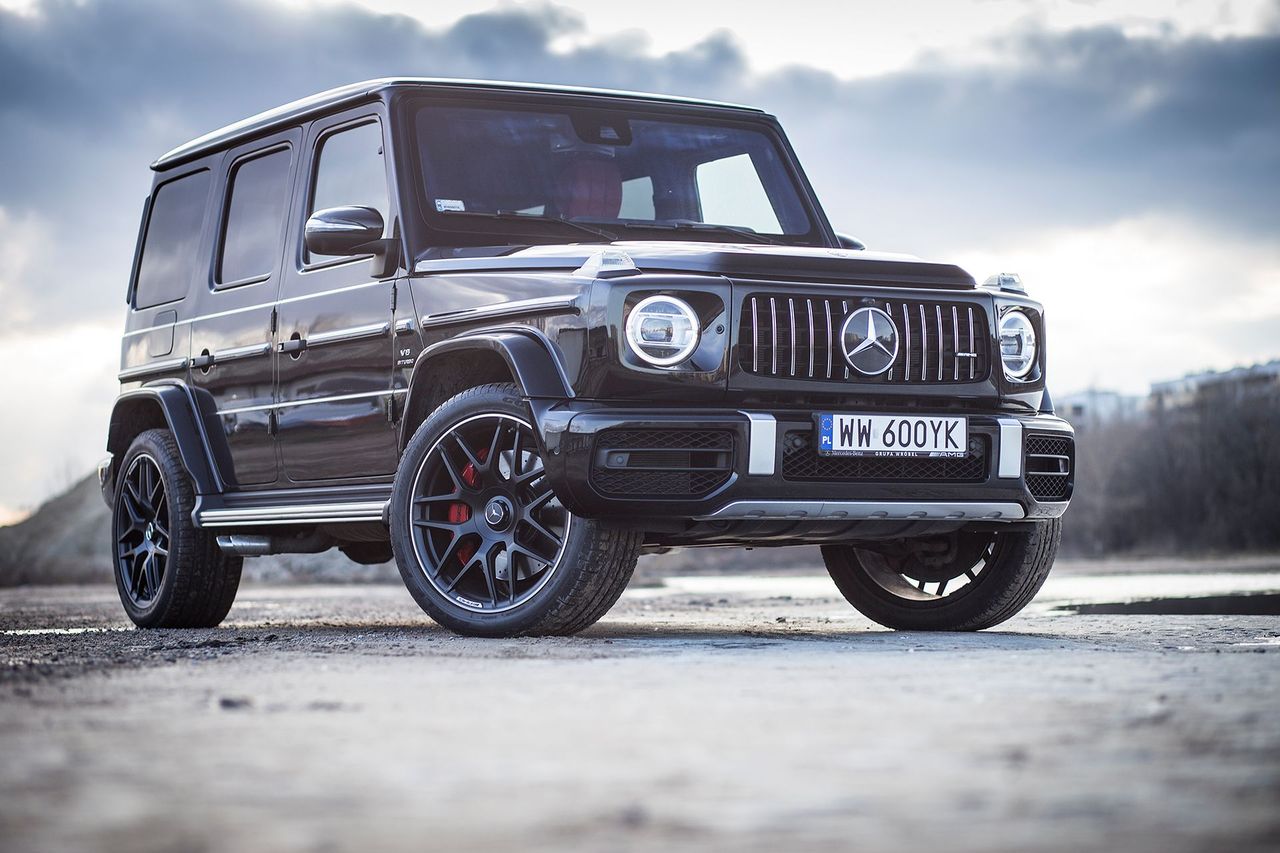 Mercedesem G63 AMG chciał podriftować na plaży. Skończyło się wielokrotnym dachowaniem