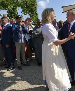 Austriacka "tancerka Putina" przenosi się do Rosji z kucykami