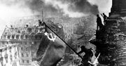 Symbol końca wojny, czyli flaga na Reichstagu i niechciany zegarek