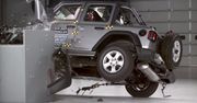 Jeep Wrangler zakończył test zderzeniowy na boku. To pierwszy taki przypadek