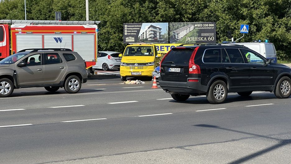 Poważny wypadek w Częstochowie. Kobieta potrącona na pasach, jest nieprzytomna