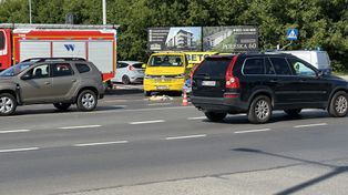 Częstochowa: Poważny wypadek. Kobieta potrącona na pasach. Na Parkitce spore korki