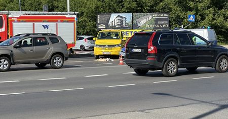 Częstochowa: Poważny wypadek. Kobieta potrącona na pasach. Na Parkitce spore korki