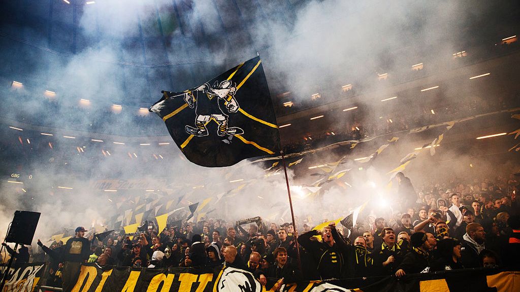 Zdjęcie okładkowe artykułu: Getty Images / Nils Petter Nilsson / Na zdjęciu: kibice AIK 