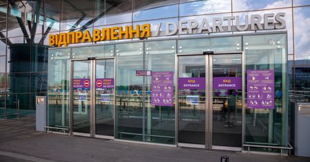 Ukraina. Lotnisko działa, ale w Kijowie czuć niepokój. "Wszyscy mają z tyłu głowy to zagrożenie"