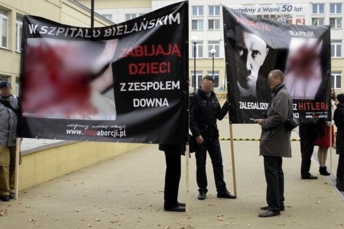 Fundacja Pro-Prawo do życia działa także w innych miastach. Tu: zdjęcie spod Szpitala Bielańskiego w Warszawie
