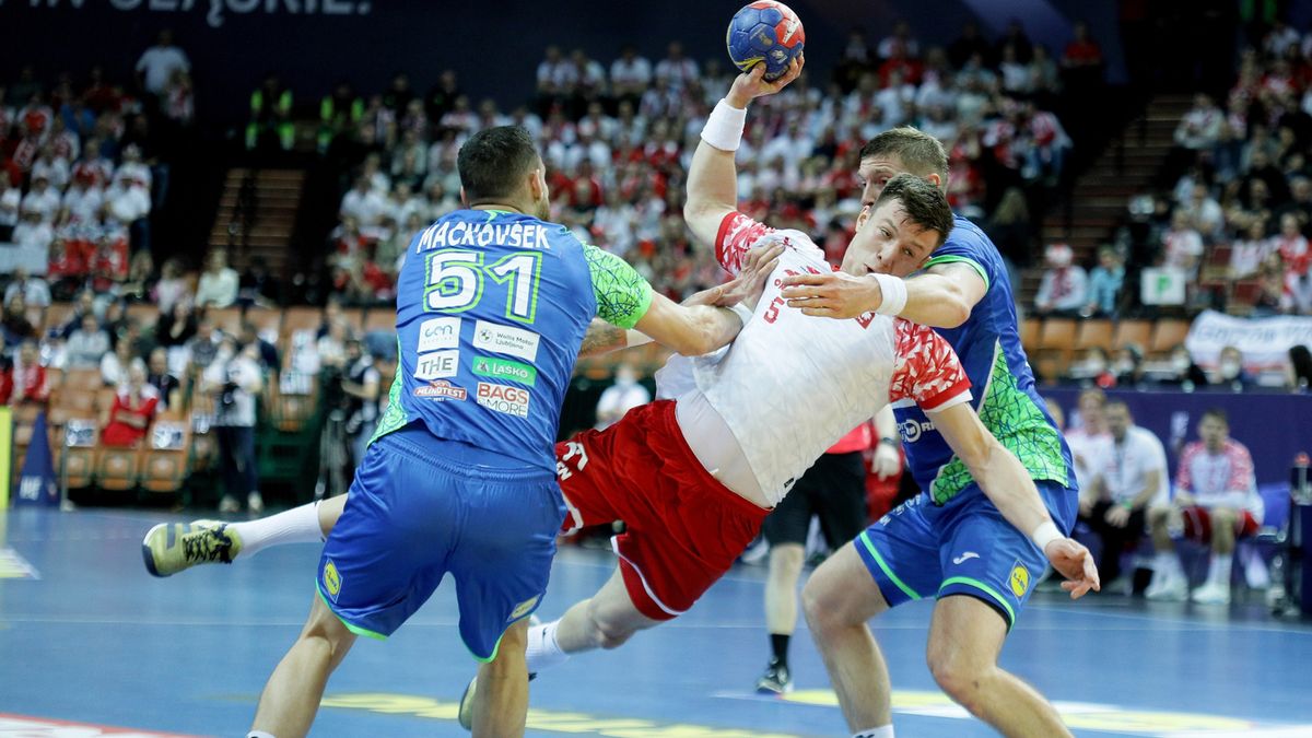 PAP / Zbigniew Meissner / Na zdjęciu: Michał Olejniczak zatrzymywany przez Słoweńców